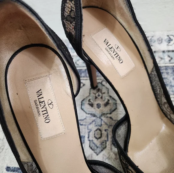Valentino Garavani Satin Lace Heels - Picture 8 of 13